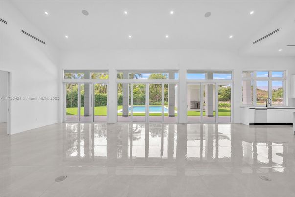 Empty room, Interior, Recessed Lighting