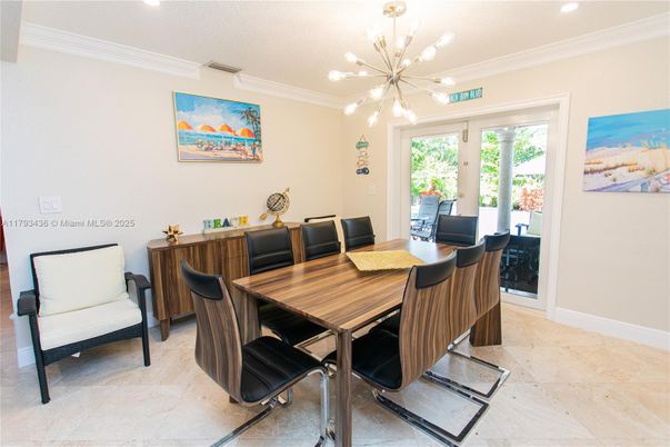 Dining room, Interior, Pendant Lights, Recessed Lighting
