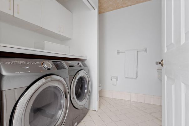 Interior, Washer