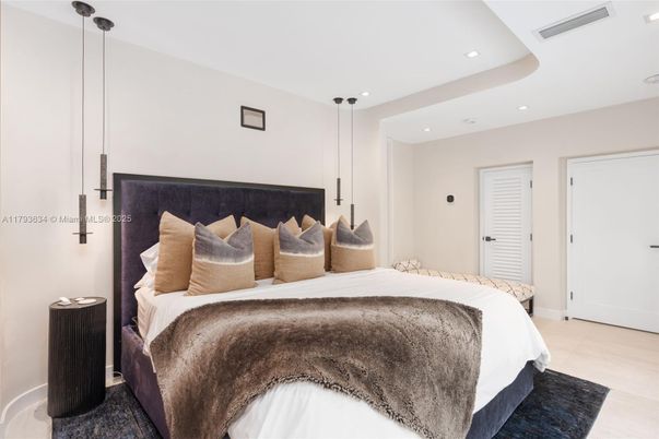 Bedroom, Interior, Pendant Lights, Recessed Lighting