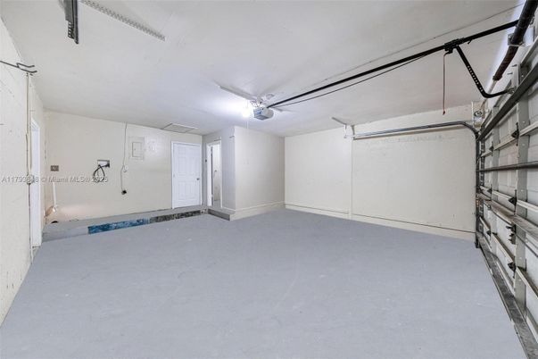 Garage, Interior
