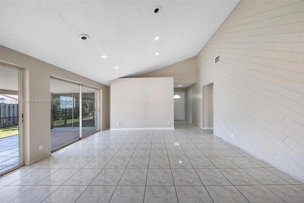 Empty room, Interior, Recessed Lighting