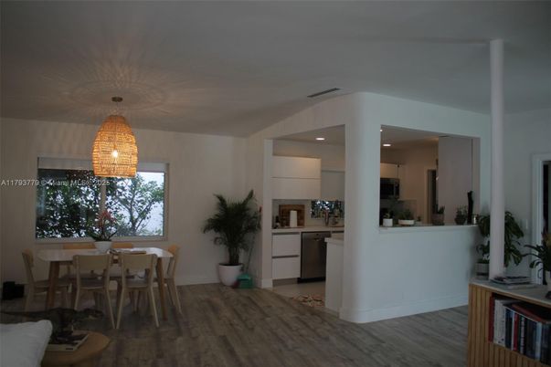 Chandelier, Dining room, Interior, Kitchen, Recessed Lighting, Wood Texture Flooring