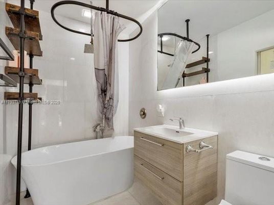 Bathroom, Dual Sink Vanities, Free Standing Baths, Interior