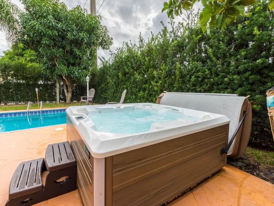 Exterior, Hot Tub