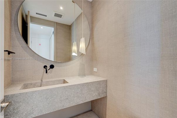 Bathroom, Interior, Recessed Lighting