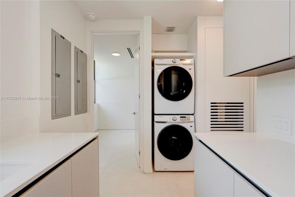 Interior, Recessed Lighting, Utility Closets, Washer