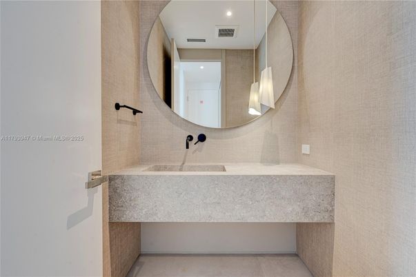 Bathroom, Interior, Recessed Lighting