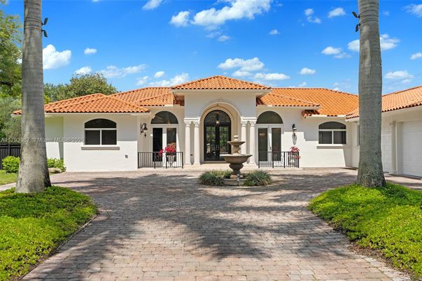 Attached, Exterior, Facade, Spanish Mediterranean
