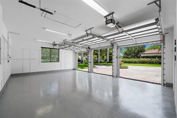 Garage, Interior
