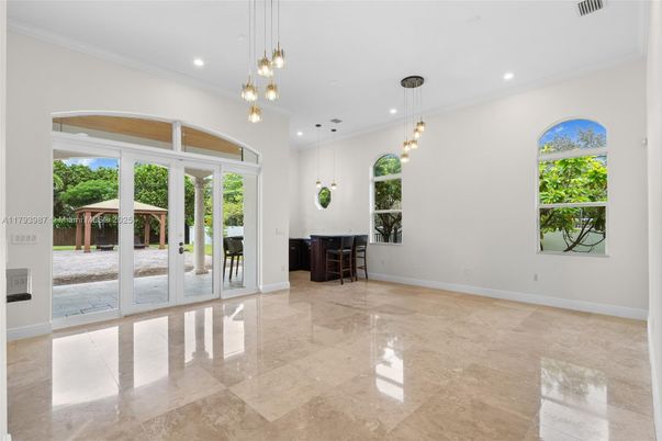 Empty room, Interior, Pendant Lights, Recessed Lighting