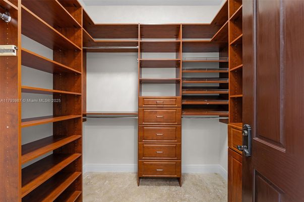 Interior, Walk-in Closets