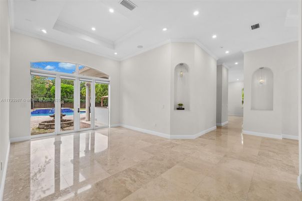 Empty room, Interior, Recessed Lighting