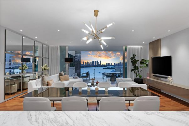 Dining room, Interior, Living room, Pendant Lights, Recessed Lighting, Wood Texture Flooring