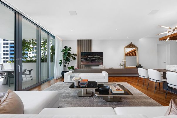 Dining room, Interior, Living room, Recessed Lighting, Wood Texture Flooring