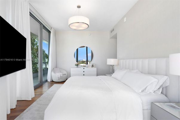 Bedroom, Interior, Pendant Lights, Wood Texture Flooring