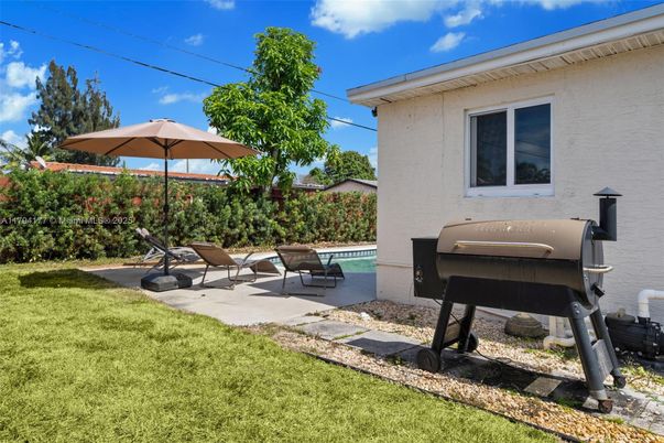 Backyard, Exterior, Pool
