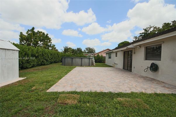 Backyard, Exterior, Hot Tub