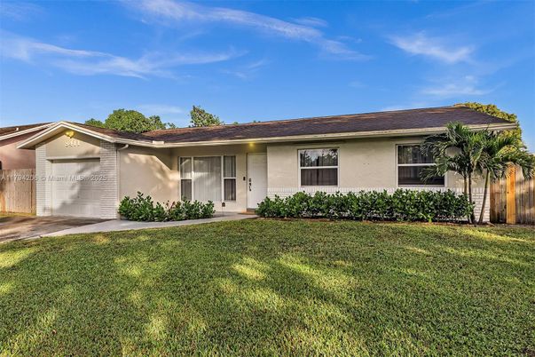 Attached, Backyard, Exterior, Facade, Ranch