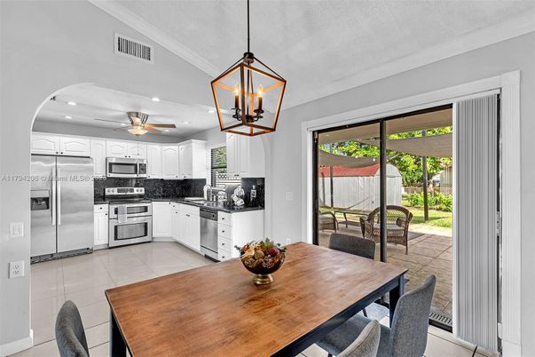 Dining room, Interior, Kitchen, Pendant Lights, Recessed Lighting, Stainless Steel Appliances