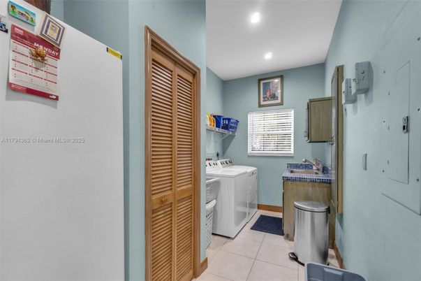 Interior, Recessed Lighting, Washer