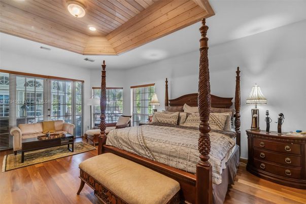 Bedroom, Interior, Recessed Lighting, Wooden Ceilings, Wood Texture Flooring