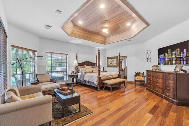 Bedroom, Interior, Living room, Recessed Lighting, Wooden Ceilings, Wood Texture Flooring