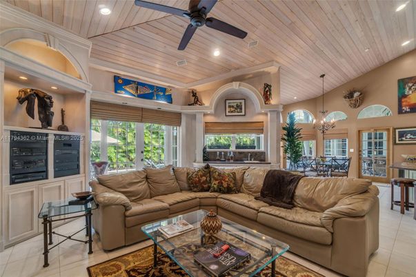 Chandelier, Dining room, Interior, Living room, Pendant Lights, Recessed Lighting, Wooden Ceilings