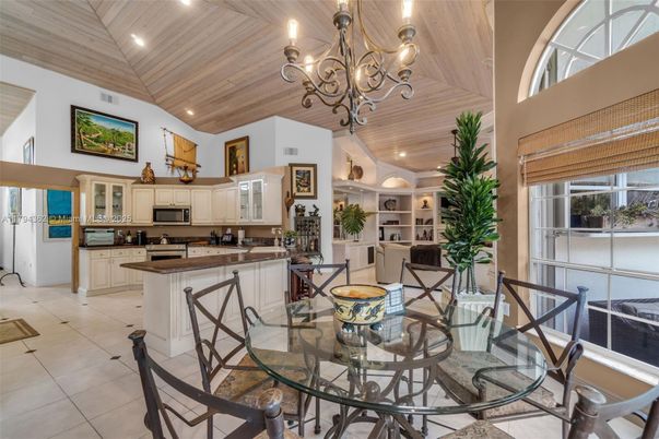 Chandelier, Dining room, Interior, Kitchen, Recessed Lighting, Wooden Ceilings