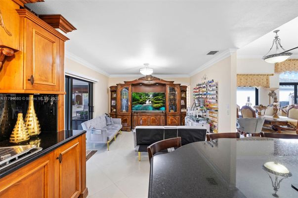 Dining room, Interior, Living room, Pendant Lights