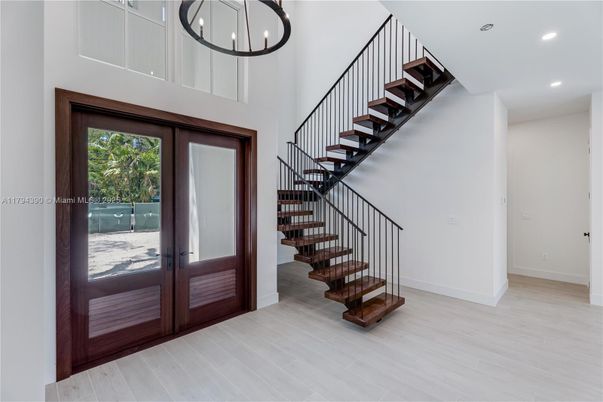 Interior, Pendant Lights, Recessed Lighting, Wood Texture Flooring
