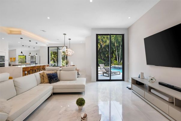 Dining room, Interior, Kitchen, Living room, Pendant Lights, Recessed Lighting