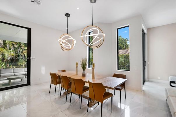 Dining room, Interior, Pendant Lights, Recessed Lighting