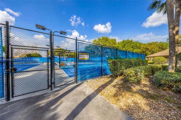 Exterior, Tennis Courts