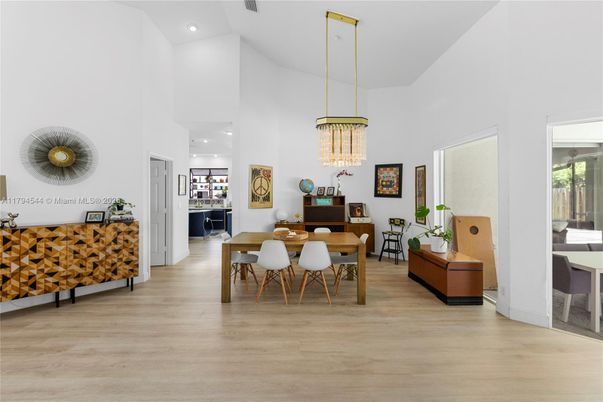 Chandelier, Dining room, Interior, Pendant Lights, Recessed Lighting, Wood Texture Flooring