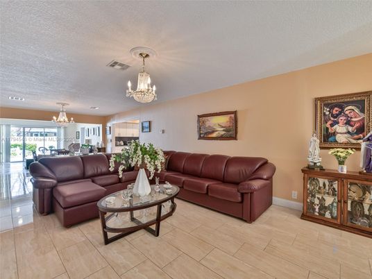 Chandelier, Dining room, Interior, Kitchen, Living room