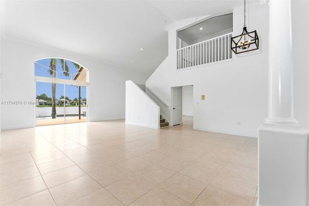 Interior, Pendant Lights, Recessed Lighting, Water