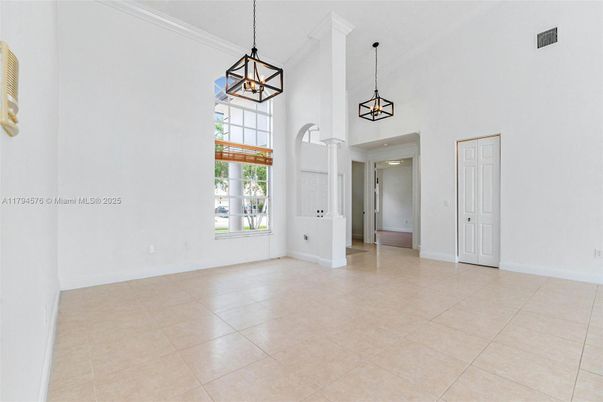 Empty room, Interior, Pendant Lights