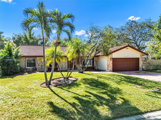 Backyard, Detached Garage, Exterior