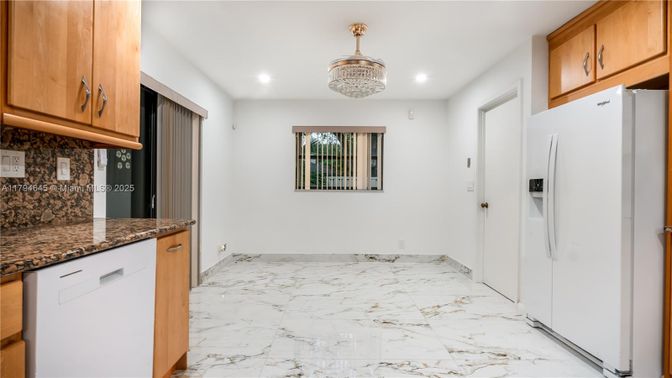 Chandelier, Interior, Kitchen, Marble, Recessed Lighting