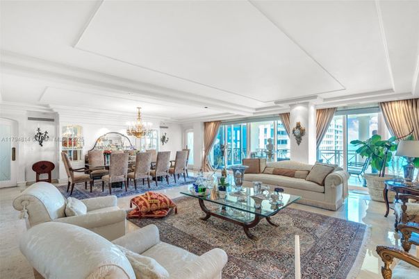 Chandelier, Dining room, Interior, Living room