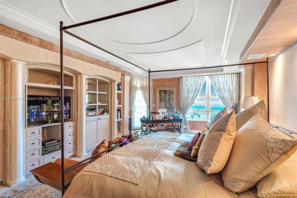 Bedroom, Interior, Water