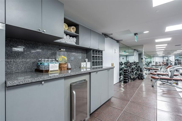 Fitness Equipment, Interior, Kitchen, Recessed Lighting