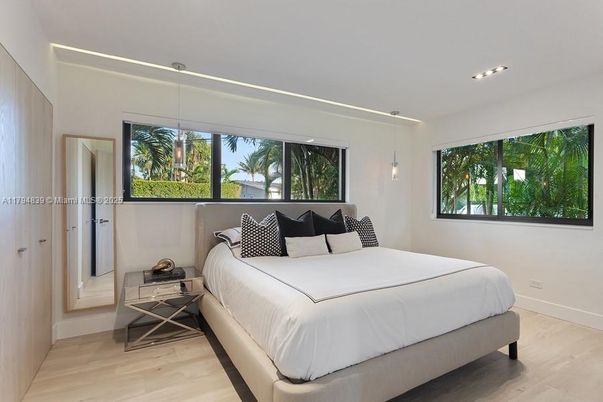 Bedroom, Interior, Pendant Lights, Wood Texture Flooring