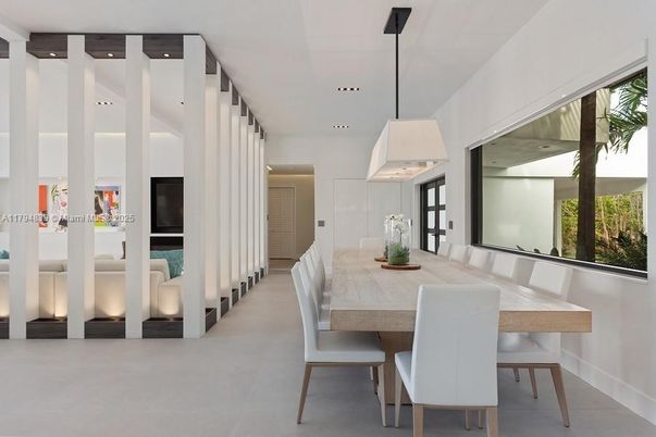 Dining room, Interior, Pendant Lights, Recessed Lighting