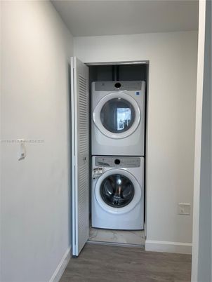 Interior, Utility Closets, Washer, Wood Texture Flooring