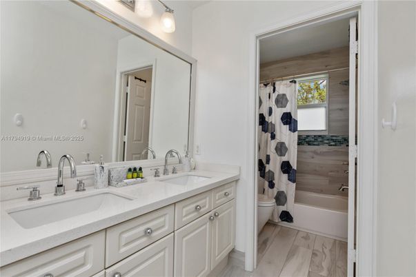 Bathroom, Dual Sink Vanities, Interior, Wood Texture Flooring