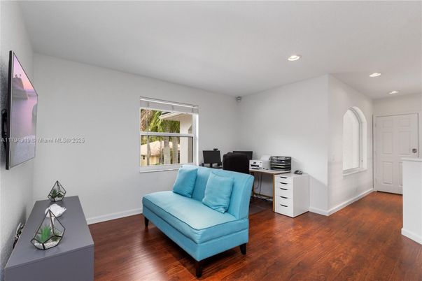 Home Office, Interior, Recessed Lighting, Wood Texture Flooring