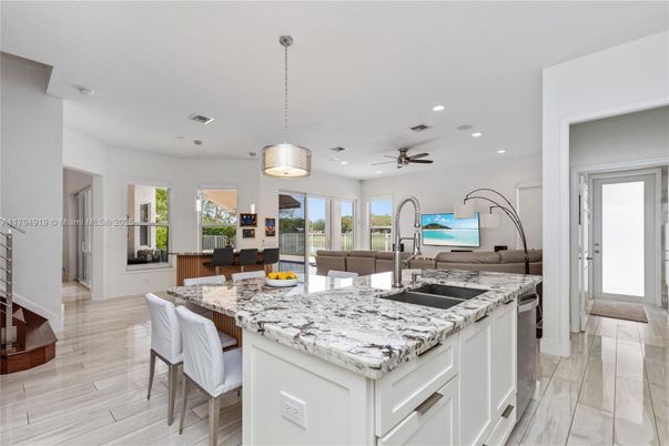Interior, Kitchen, Living room, Pendant Lights, Recessed Lighting, Wood Texture Flooring