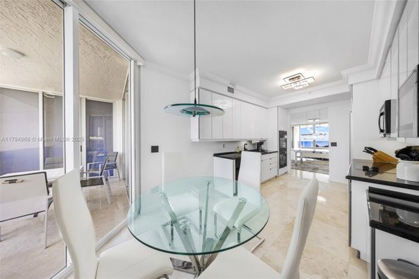 Dining room, Interior, Kitchen, Pendant Lights